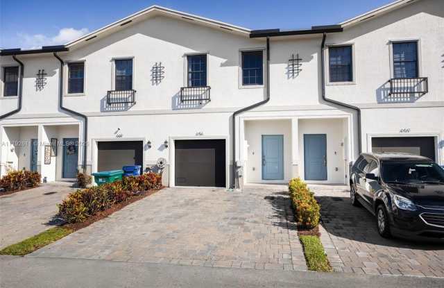 656 SW 12th St photos photos