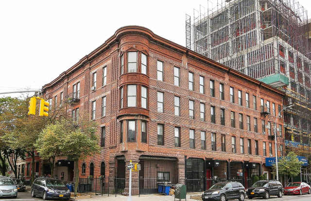 101 4th Ave Apt 2R photos photos