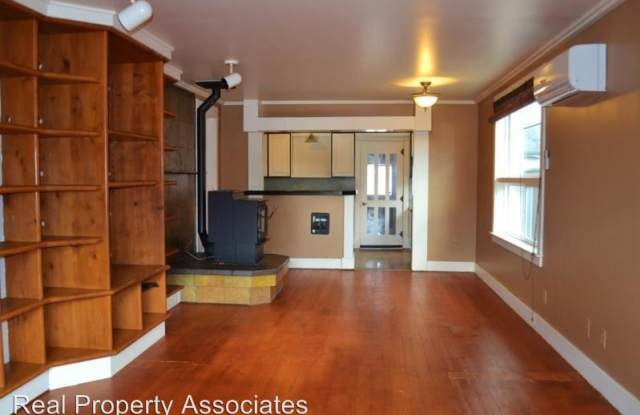 2505 Leonard Dr Gallery 2