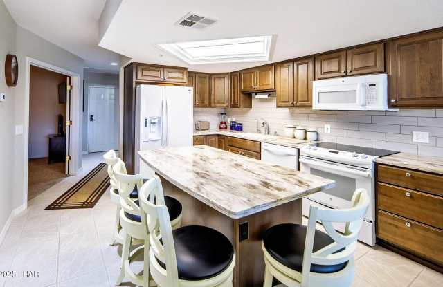 Long Term Furnished Condo Gallery 3