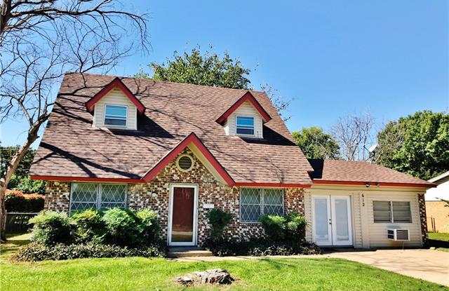 612 S Hampshire Street - 612 South Hampshire Street, Saginaw, TX 76179