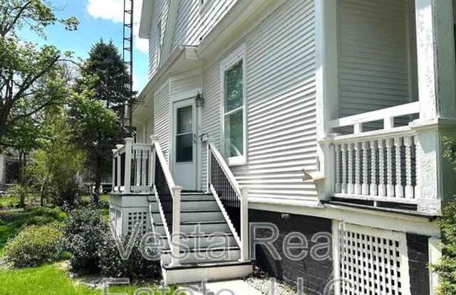 1211 E Jefferson St. photos photos