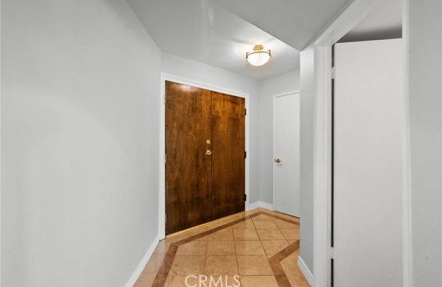 330 West California Boulevard Gallery 4