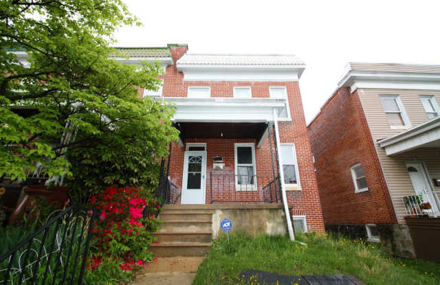 HUGE 5 BEDROOM HOME ACCEPTING 4 BEDROOM VOUCHER AND $99 SECURITY DEPOSIT! Gallery 1