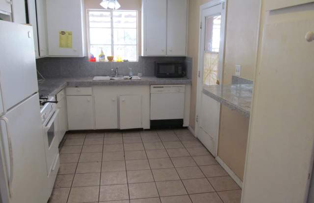 WALK TO - ASU AREA — Remodeled 5 Bedroom 3 bath Home with Pool - Next to Light Rail stop. photos photos