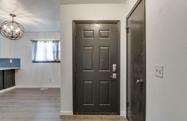 3 Bed 2 Bath 2 Car Garage Edmond Schools!I Gallery 4