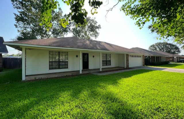 GREENACRES PLACE - 440 Westwood Drive, Bossier City, LA 71111