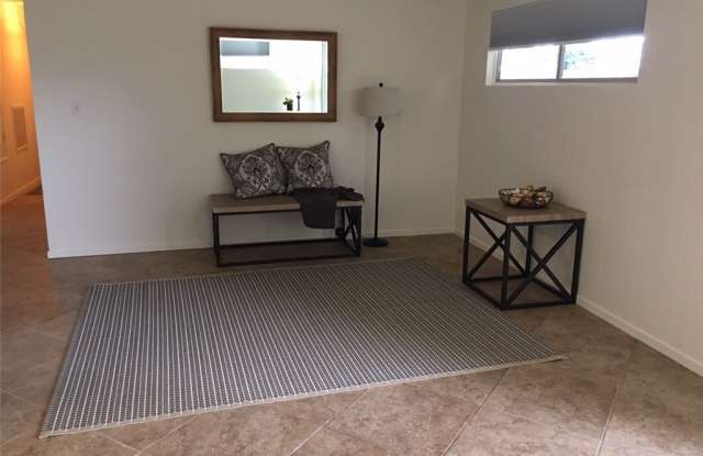 2120 Temple Hills Drive Gallery 4