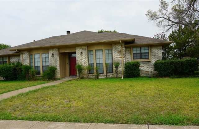 1018 Fair Oaks Drive - 1018 Fair Oaks Drive, Garland, TX 75040