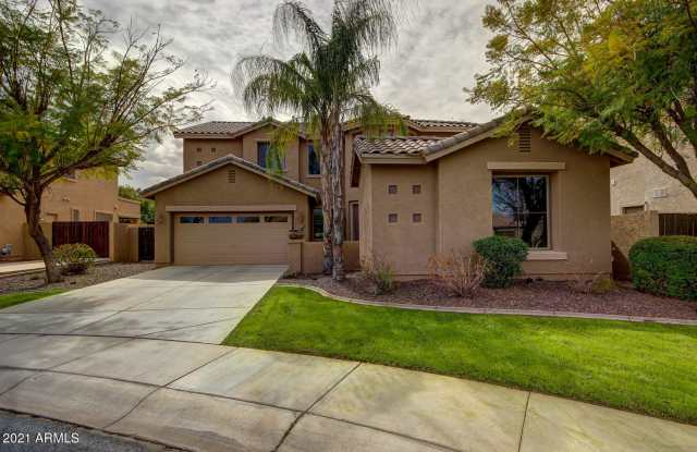 4371 E TURNBERRY Court Gallery 2