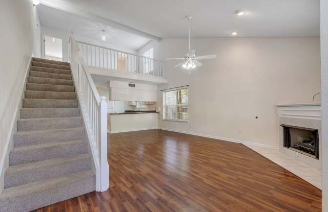 NE Tallahassee Townhome with Community Pool Gallery 3