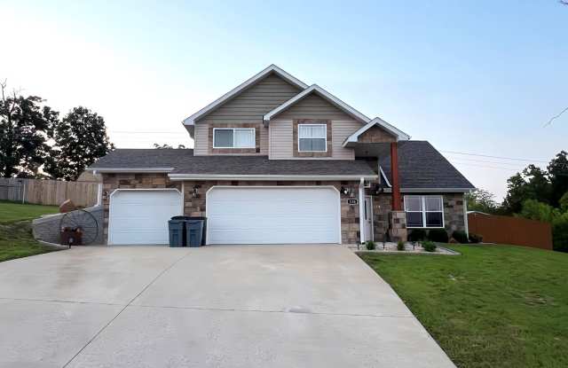 Beautiful home close to Post! Gallery 1
