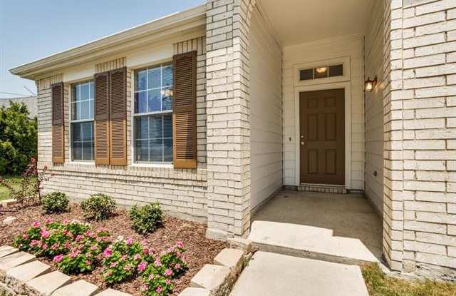 2405 Tailburton Court Gallery 3