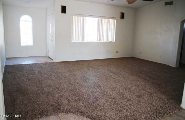 906 Desert View Dr Gallery 4