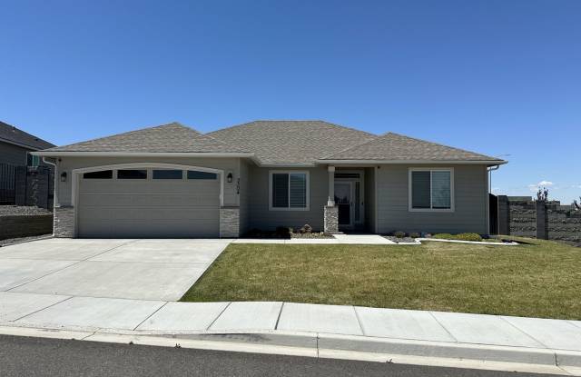 Luxury 3-Bedroom Home for Lease in Apple Valley, Kennewick – Built 2023 photos photos