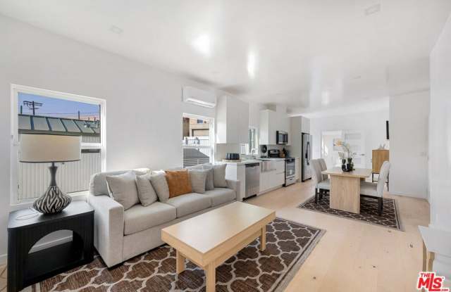 117 W Channel Rd unit: 115 - 117 West Channel Road, Los Angeles, CA 90402