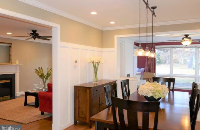 8707 RIDGE ROAD Gallery 2