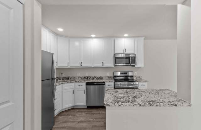 Sherman Square Apartments - 2110 Sherman Square Drive, St. Charles, MO 63303