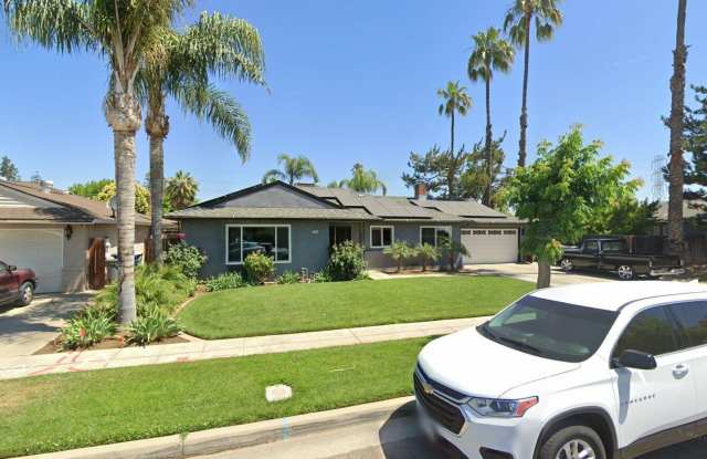 3 Bedroom / 1.5 Bathroom with pool for rent $2,450 photos photos