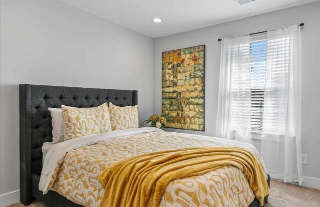 Room in 3 Bedroom Townhome at St James St NW Gallery 3