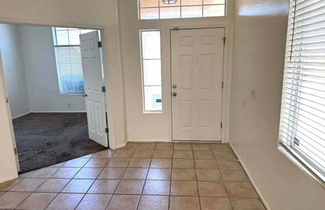 GREAT 3 BED 2 BATH HOME LOCATED NEAR POWER & BASELINE Gallery 4