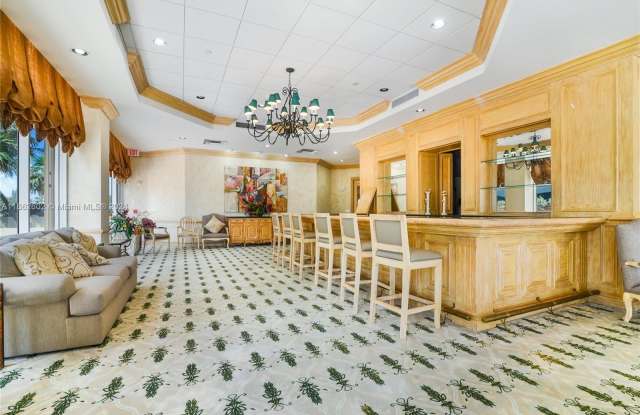 8855 Collins Ave photos photos