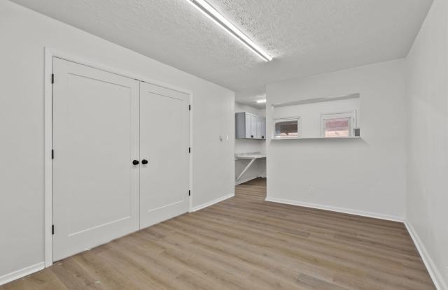 520 Booker Street Gallery 3