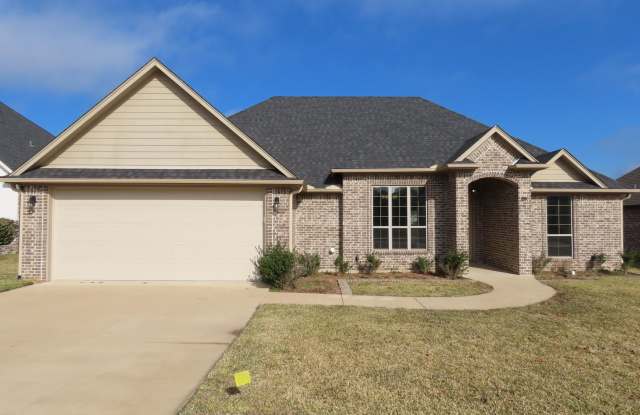 Gorgeous 3 Bedroom, 2 Bath Home in South Tyler! Tyler ISD: Jack Elementary - 2013 Grassy Ridge Lane, Tyler, TX 75703