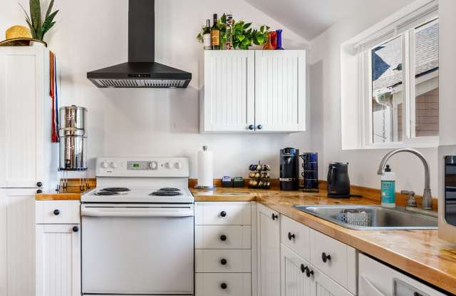 1025 E Orange Ave photos photos