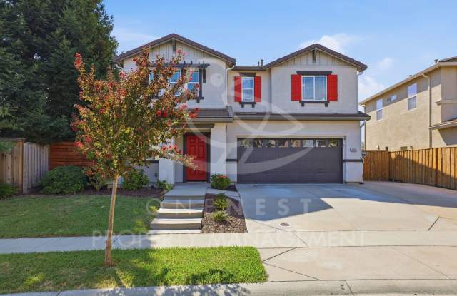 One of a kind, HUGE yard, Perfect West Roseville Home Gallery 3