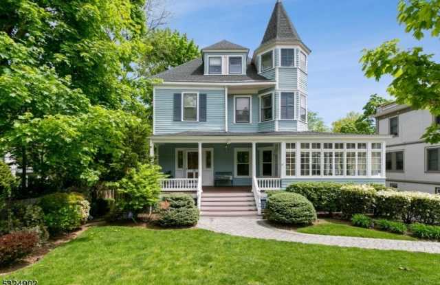 305 N Mountain Ave photos photos
