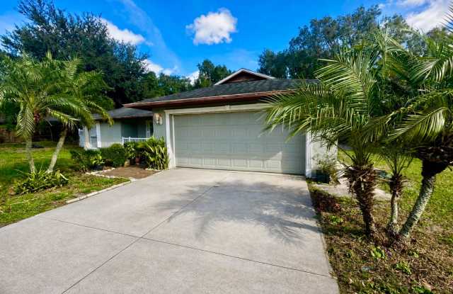 Charming 3-Bedroom Single-Family Home on Quiet Cul-de-Sac in East Orlando - 1701 Martinsville Court, Union Park, FL 32825