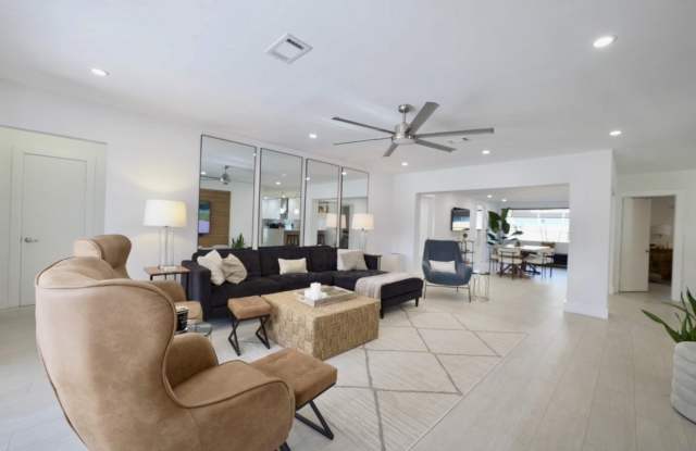 871 NE 27th Avenue photos photos