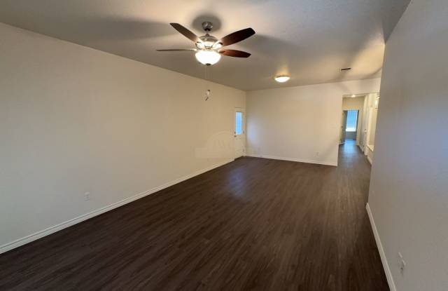 ***1-Week Free Rent***5106 Rose Garden Loop Gallery 3