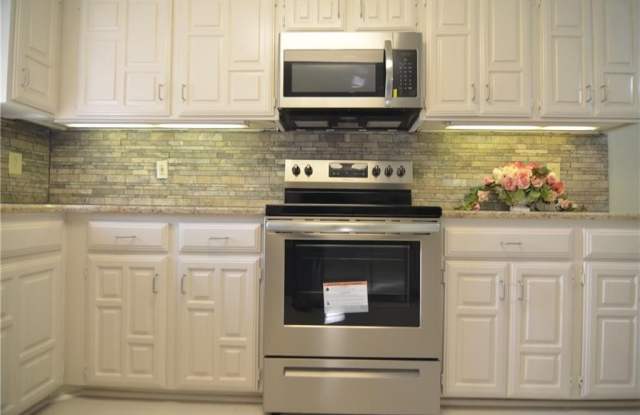 1703 Mayflower Drive Gallery 2