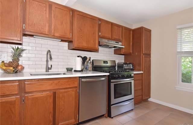 82 Carrollwood Drive Gallery 3