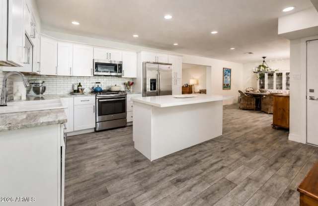 6525 E Lewis Avenue Gallery 3