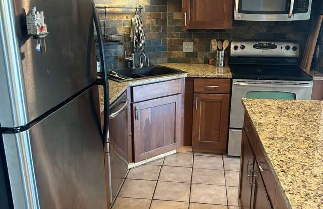 Stunning City-View Condo in the Heart of Denver Gallery 4