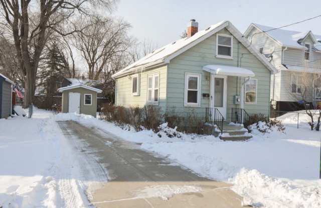 1 Bed, 1 Bath Home for Rent – Near Mayo Clinic  Downtown - 1107 5th Avenue Northwest, Rochester, MN 55901