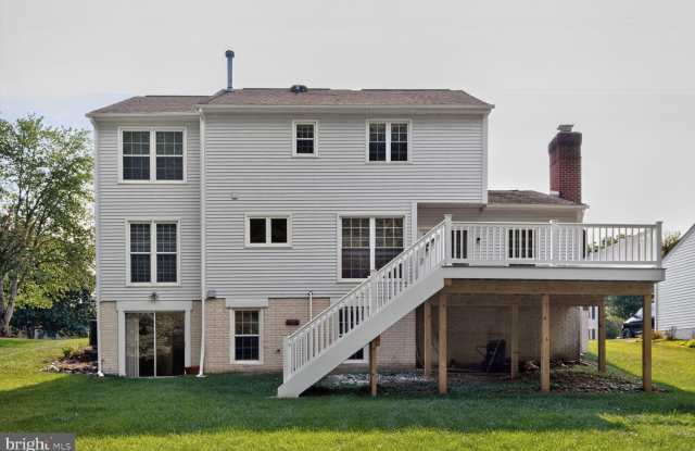 8219 CRACKLING FIRE Drive Gallery 3