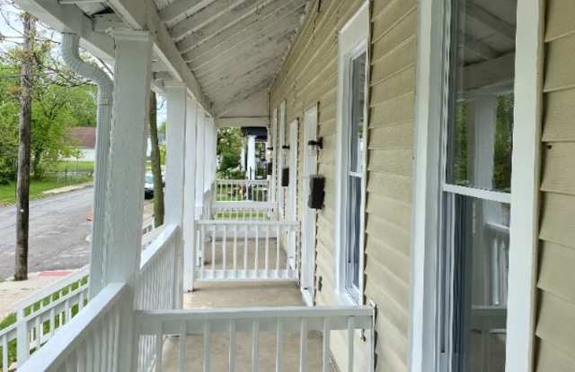 590 Miller Avenue Gallery 2