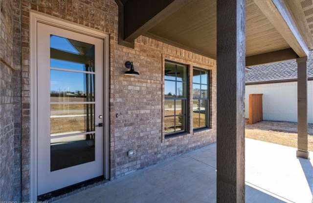 7627 Woodbine LN Gallery 2