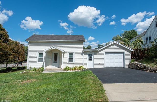 102 E 2nd St - 102 East 2nd Street, Lockport, IL 60441