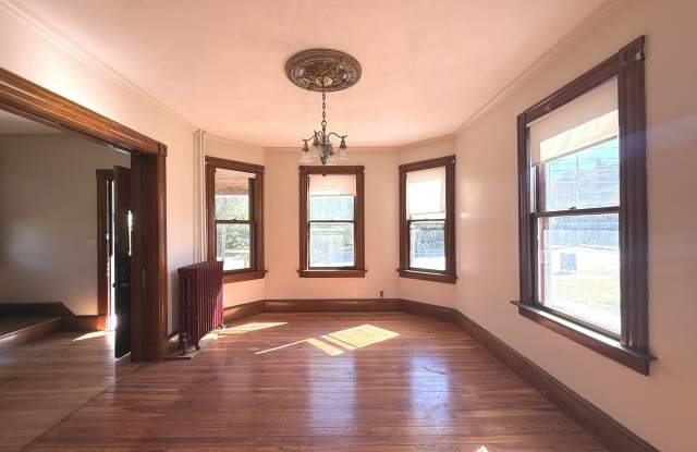 185 Curtis Street Gallery 4