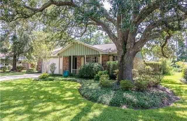 OCEAN SPRINGS - BEAUTIFUL HOME WITH POOL. AND SPACE FOR ENTERTAINING! photos photos