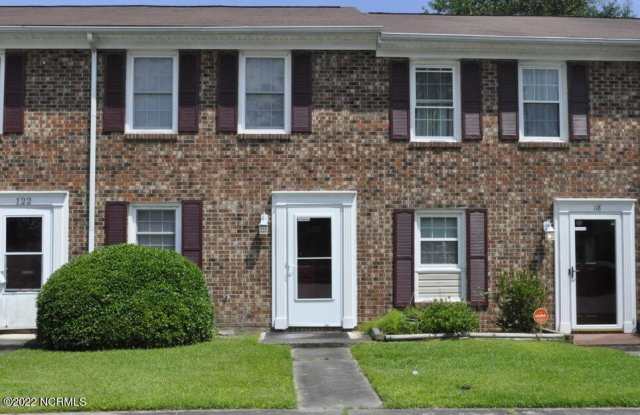 120 King George Court - 120 King George Court, Jacksonville, NC 28546
