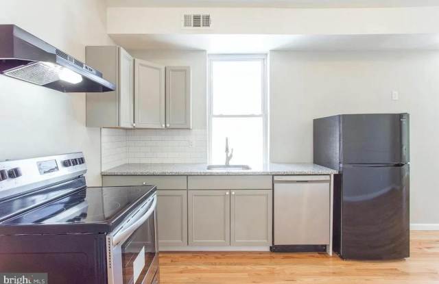 1843 N VAN PELT ST #2 photos photos