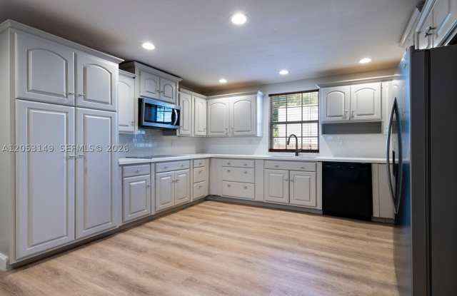 3628 Thomas Ave photos photos
