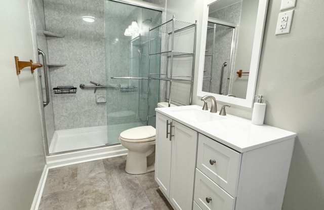 *Walking Distance to the Neighborhood Walmart* photos photos