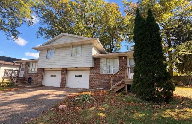 138 Overmont Ave SW Gallery 1
